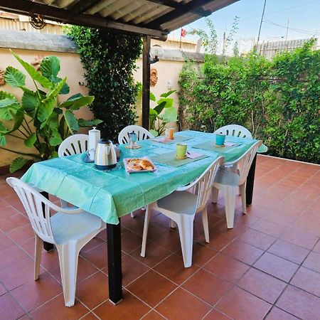 Appartamento Per Chi Ama Prendere Il Caffe In Terrazzo Roma Esterno foto